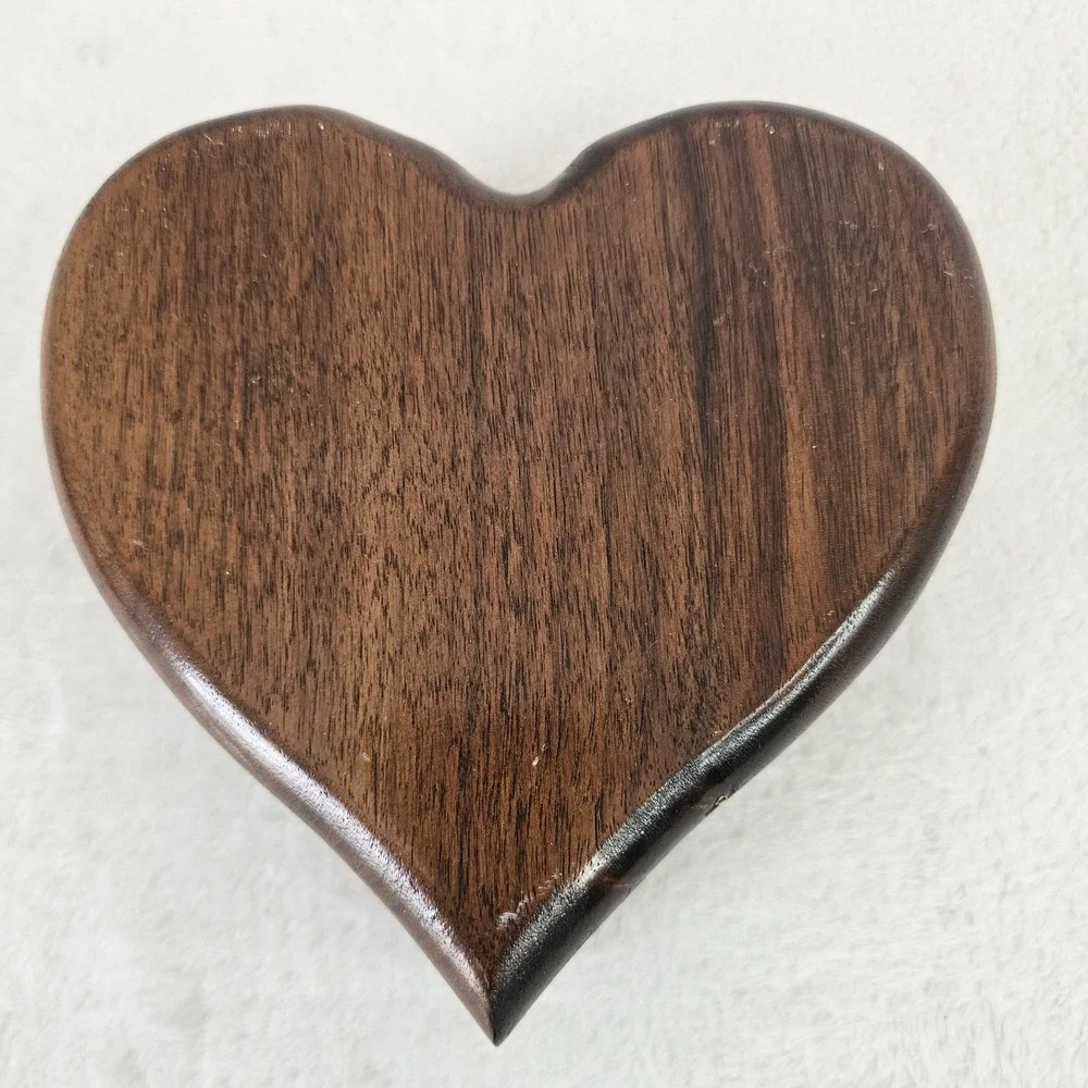 Beautiful Vintage Wooden Heart Shaped Musical Jewelry Box Plays Music